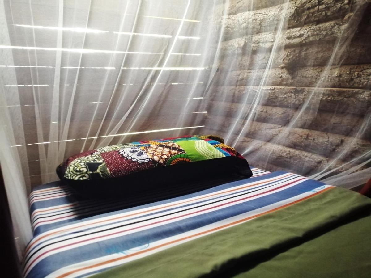 Murchison Backpackers Masindi Dış mekan fotoğraf